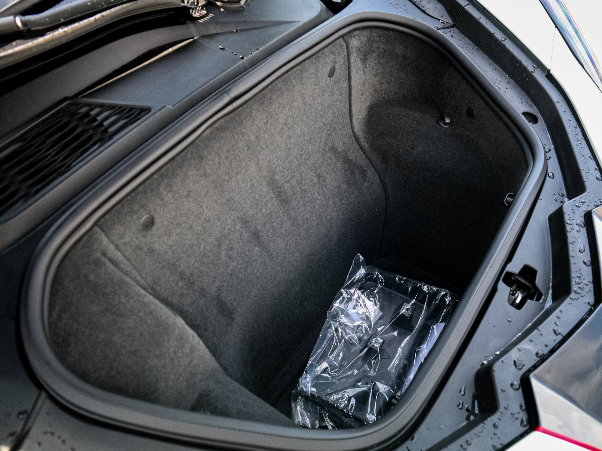 Used 2024 Chevrolet Corvette Z06 RWD image 30