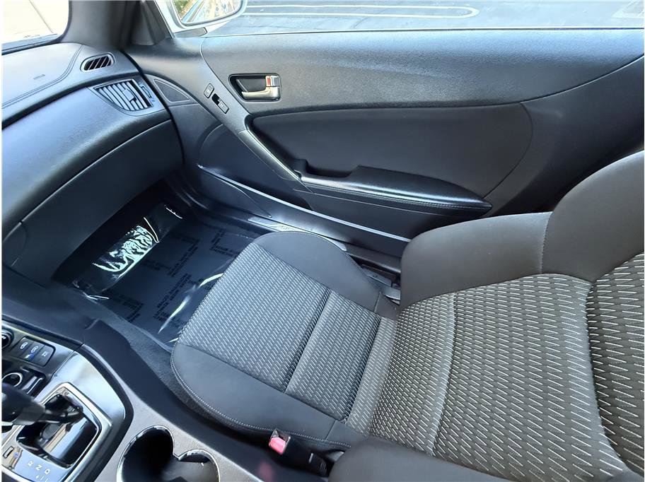 Used 2013 Hyundai Genesis 2.0T image 14