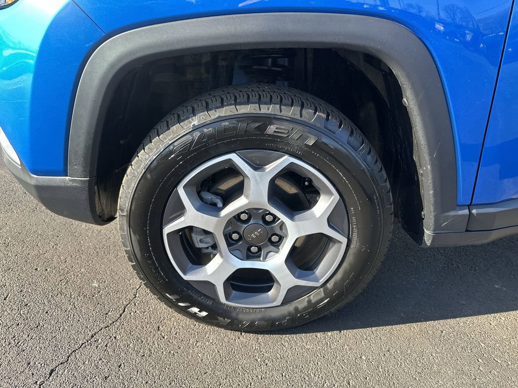 Used 2022 Jeep Compass Trailhawk w/ Trailhawk Convenience Group AWD/4WD image 10