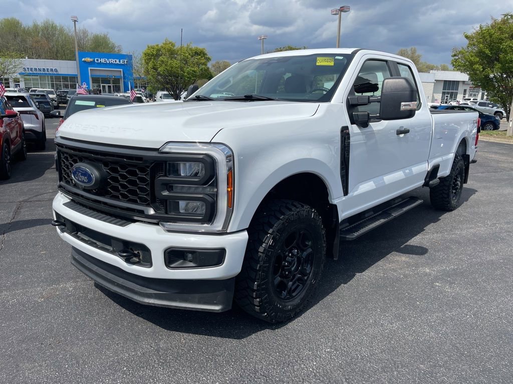 Used 2023 Ford F250 XL w/ STX Appearance Package AWD/4WD image 3