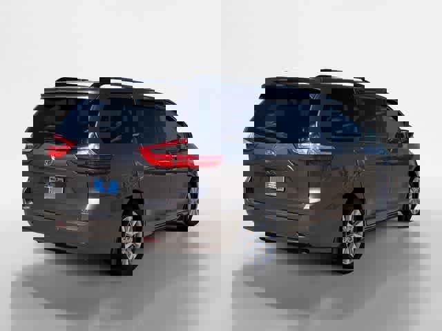 Used 2017 Toyota Sienna XLE w/ XLE Navigation Package image 5