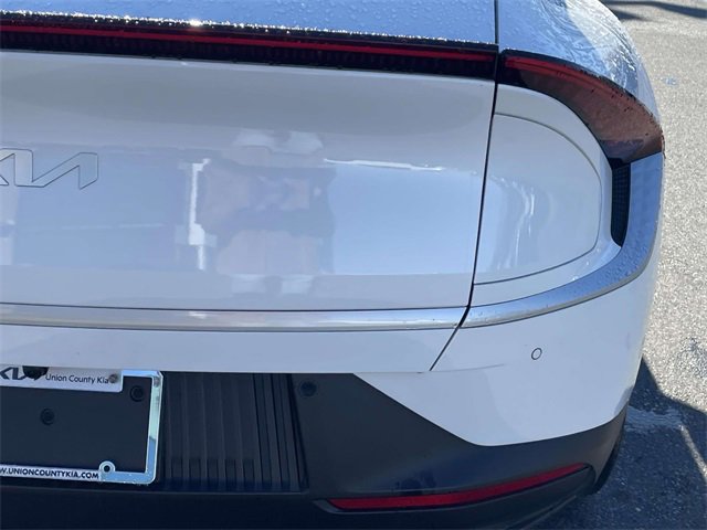 Used 2024 Kia EV6 Light image 16