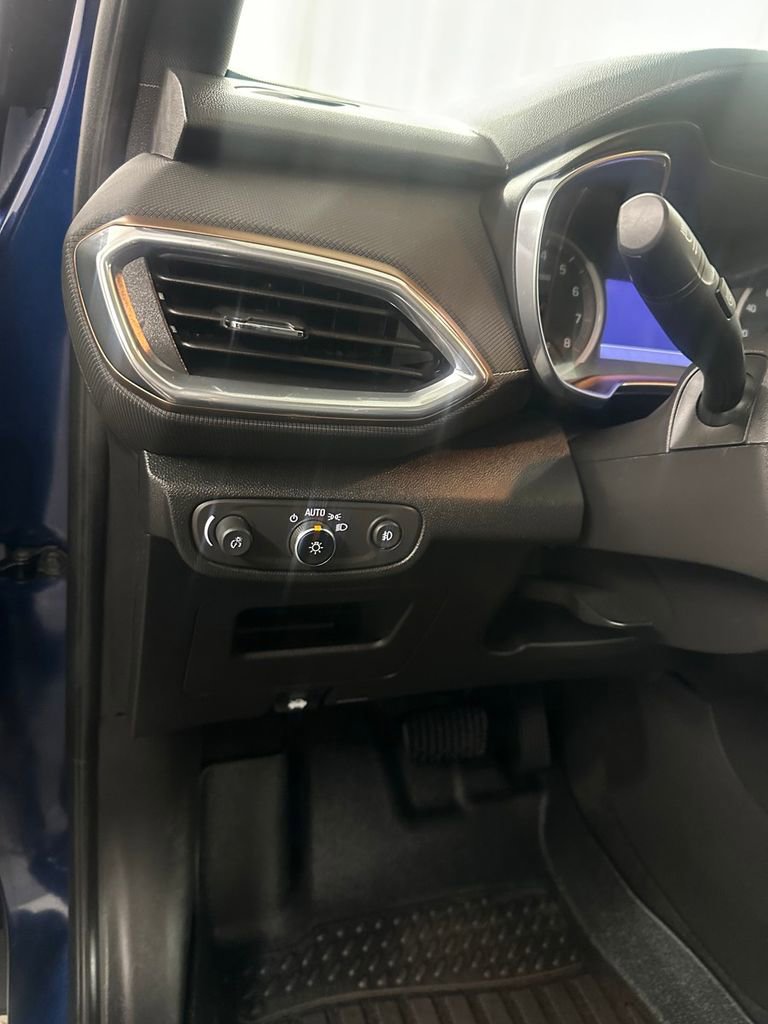 Used 2022 Chevrolet TrailBlazer ACTIV w/ Sun and Liftgate Package image 14