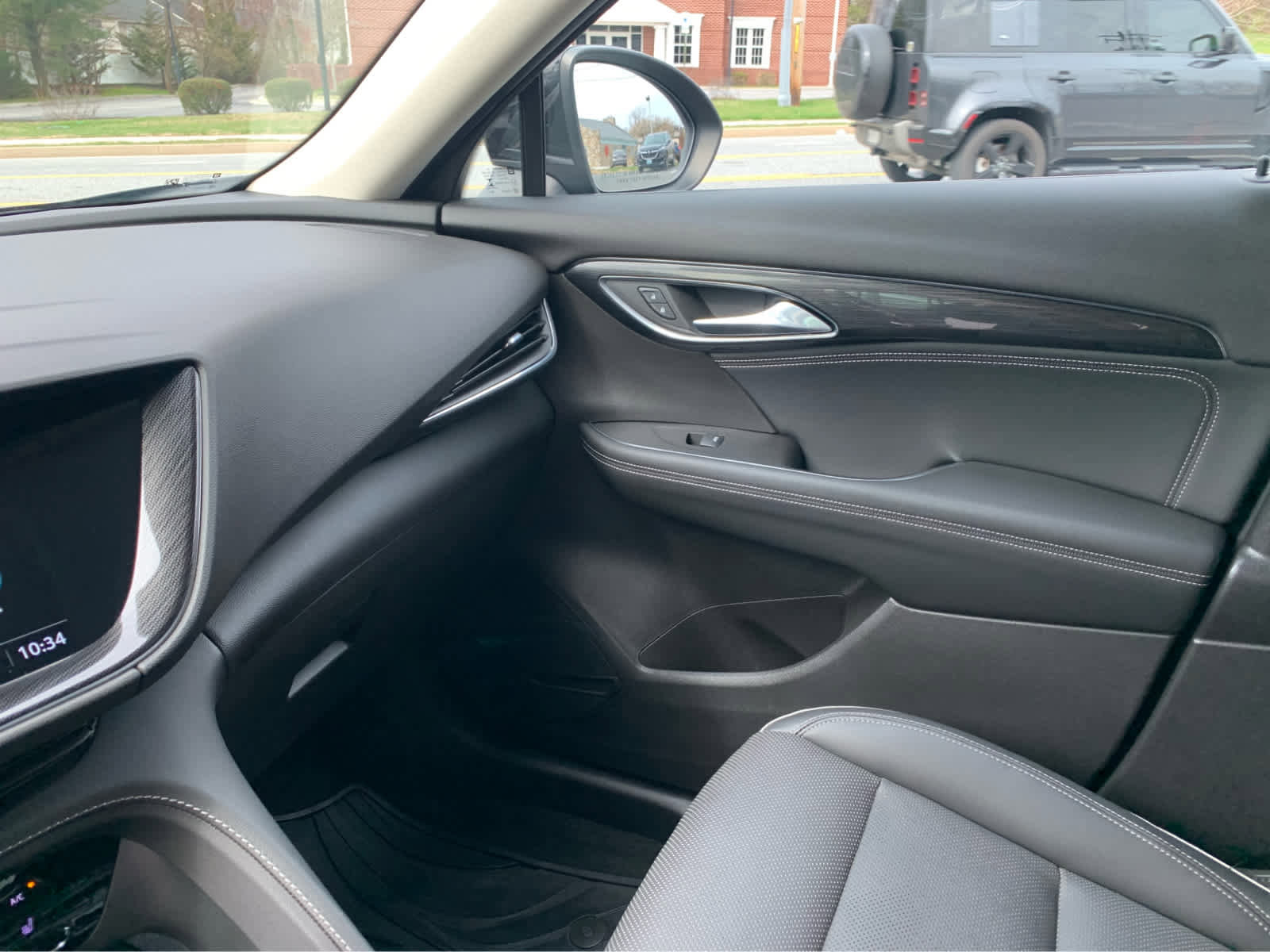 Used 2023 Buick Envision Essence image 21
