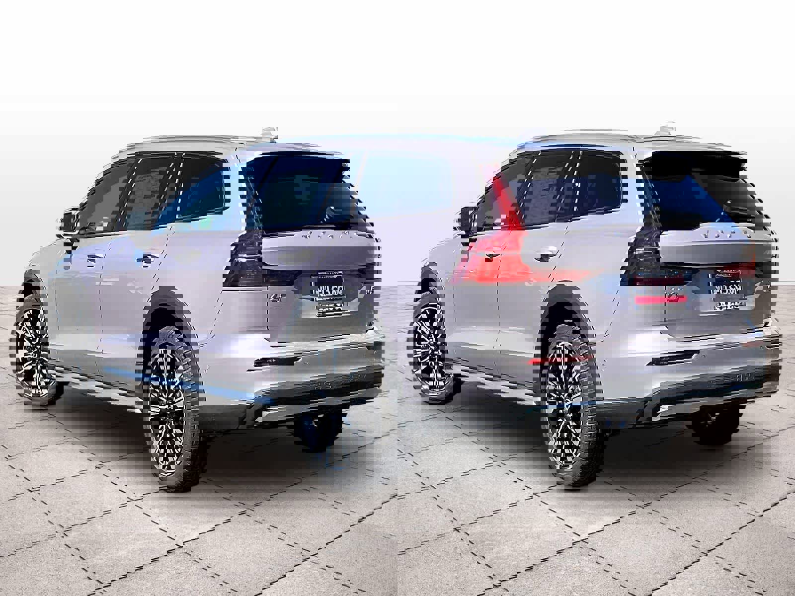 New 2026 Volvo V60 B5 Cross Country Ultra image 3