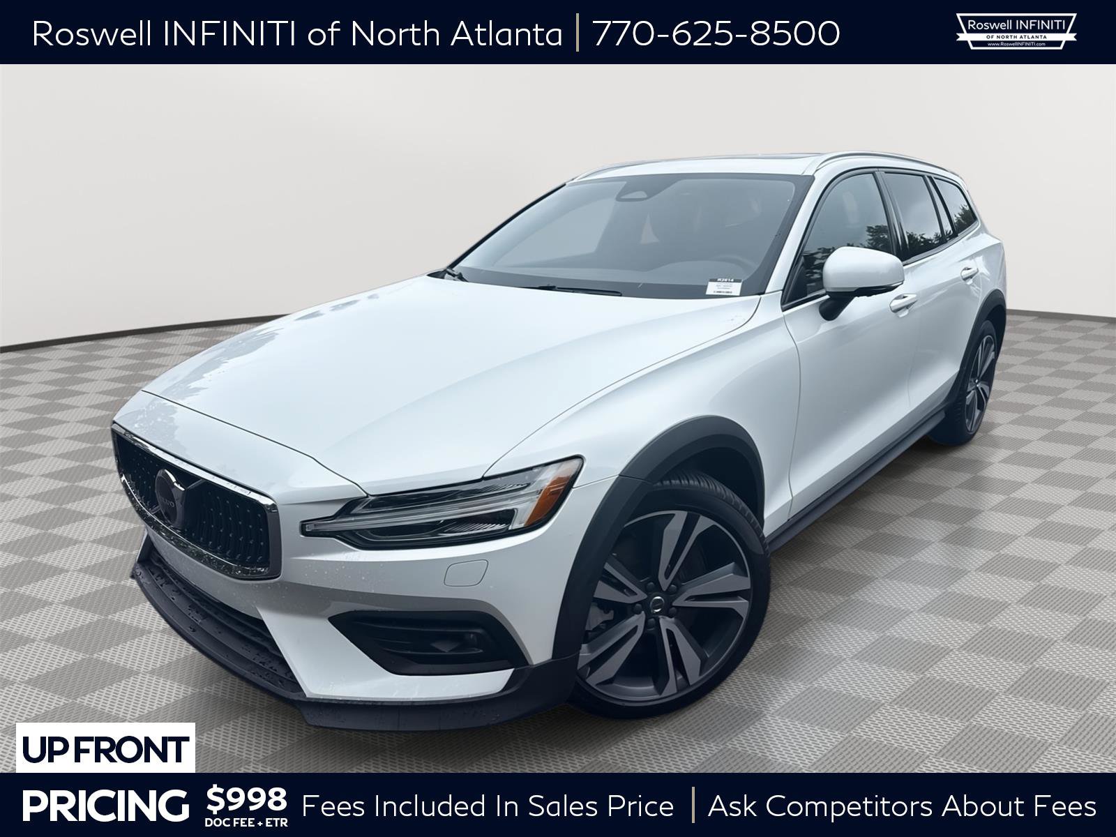Used 2025 Volvo V60 B5 Cross Country Plus AWD/4WD image 1