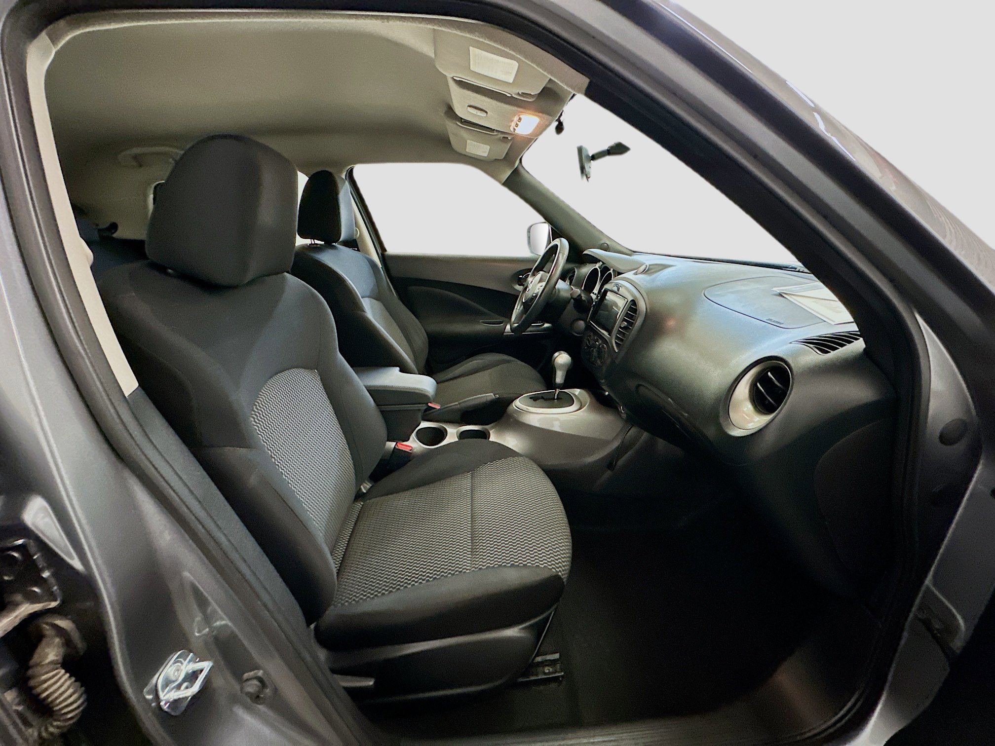 Used 2015 Nissan Juke S image 31