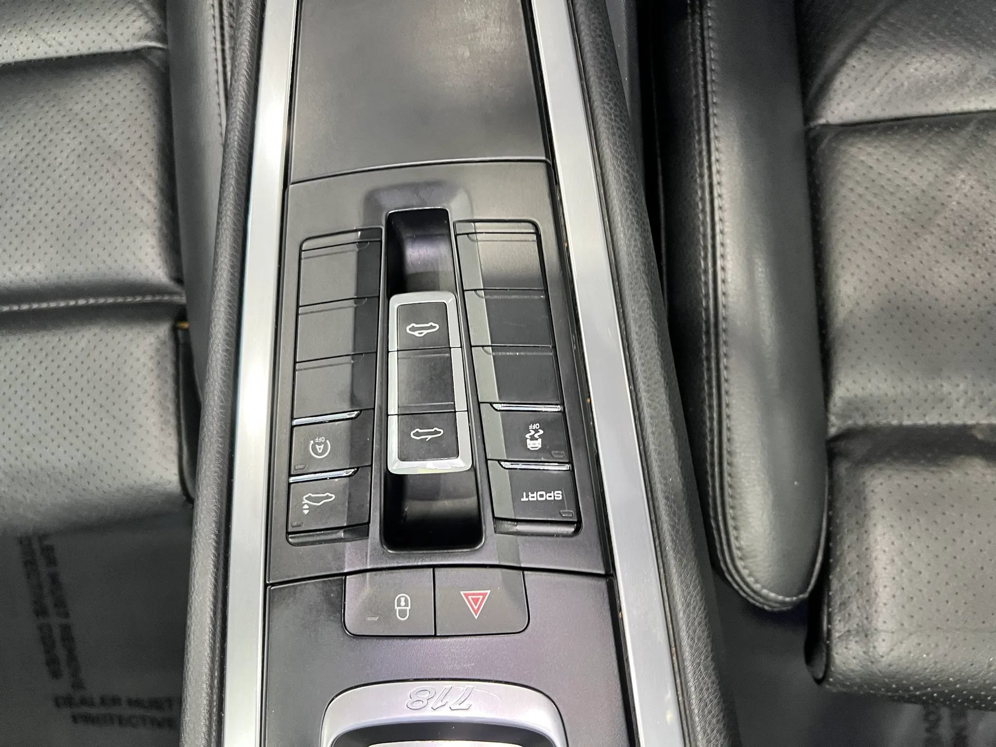 Used 2018 Porsche 718 Boxster RWD image 25