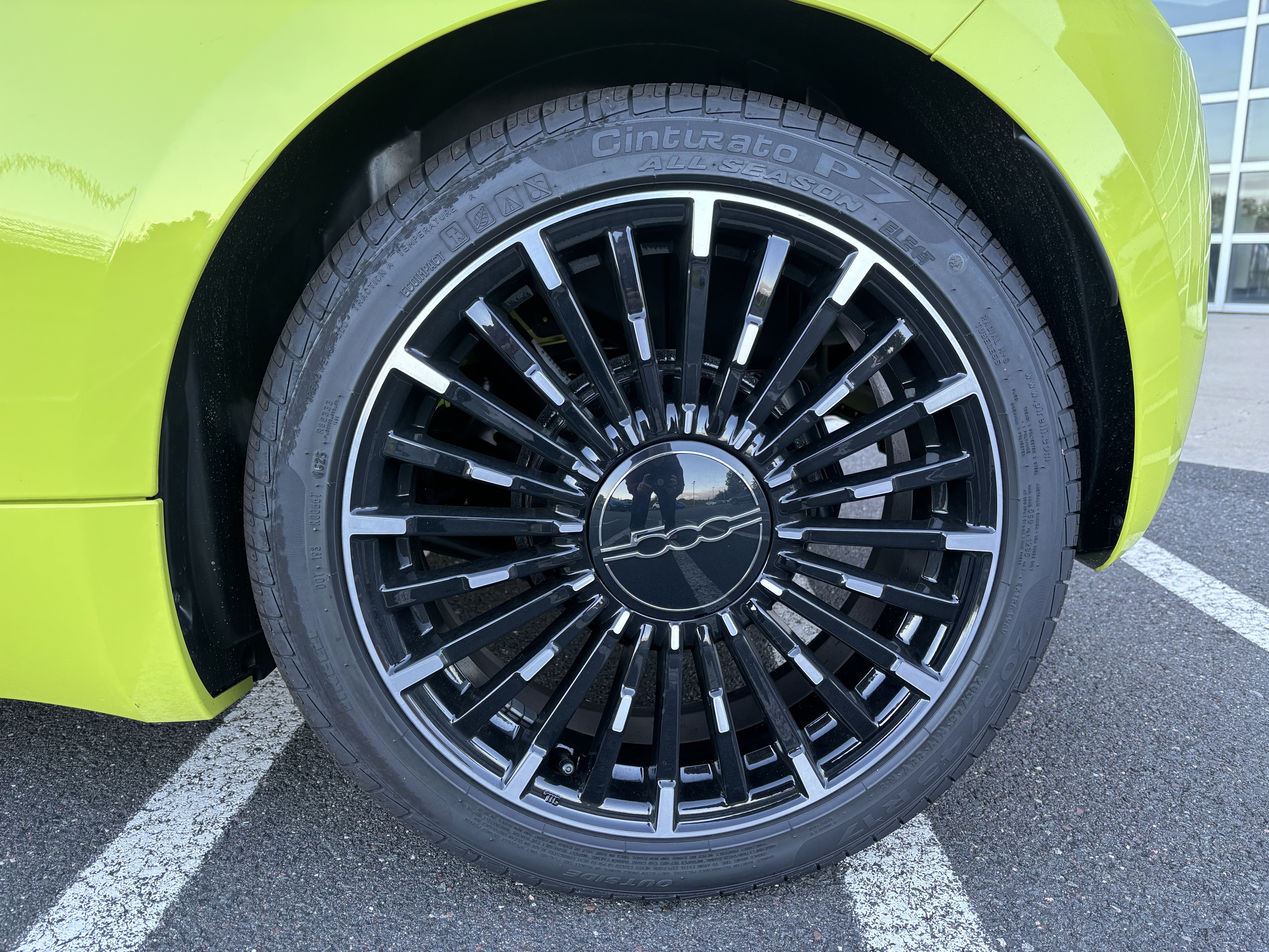 New 2026 FIAT 500 e w/ Comfort Group FWD image 14