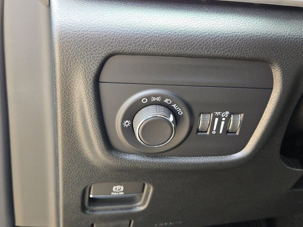 New 2025 Jeep Grand Cherokee L Laredo image 26