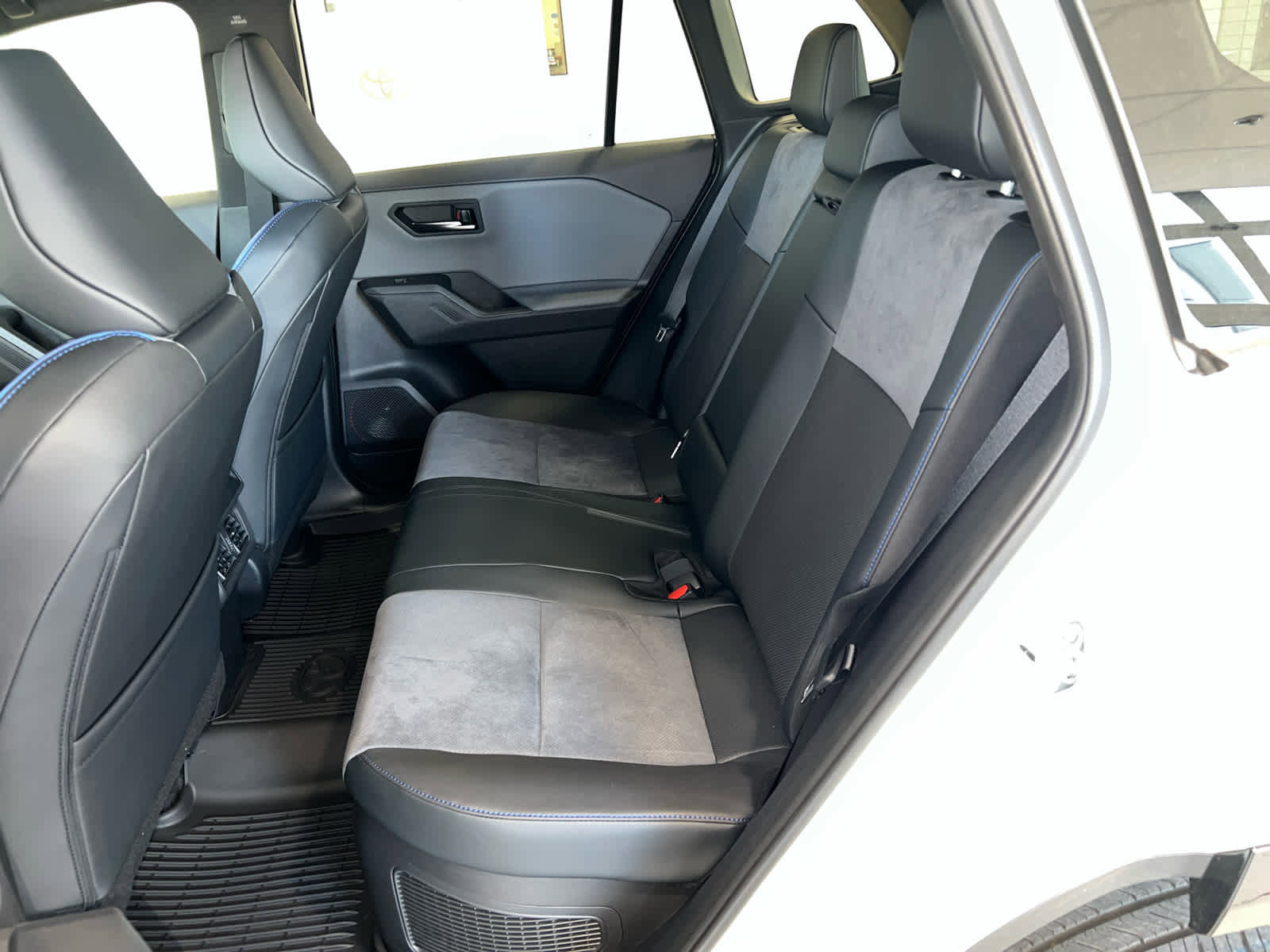 New 2026 Toyota RAV4 XSE w/ Panoramic Sun Roof Package AWD/4WD image 12