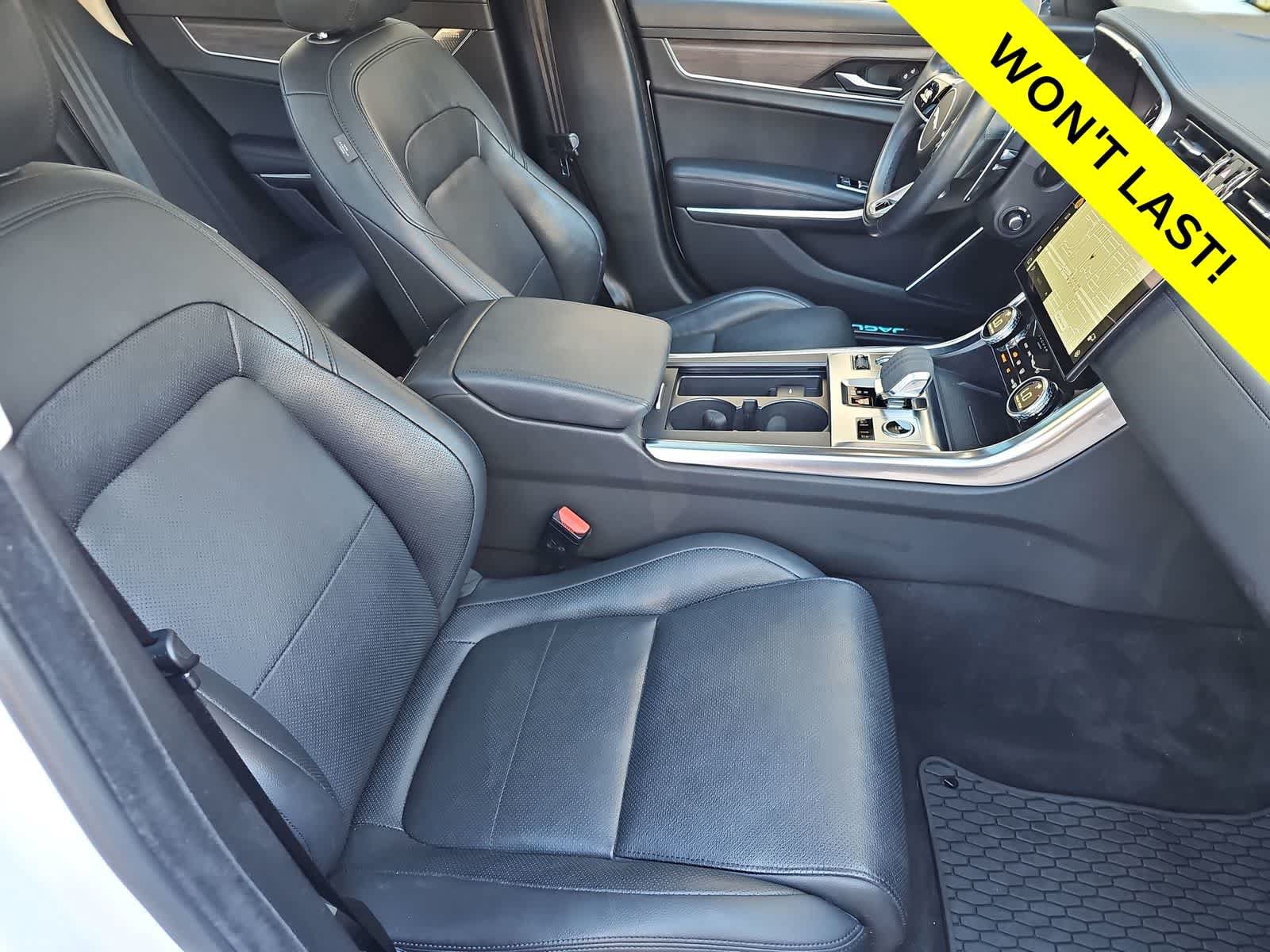 Used 2022 Jaguar XF SE RWD image 18