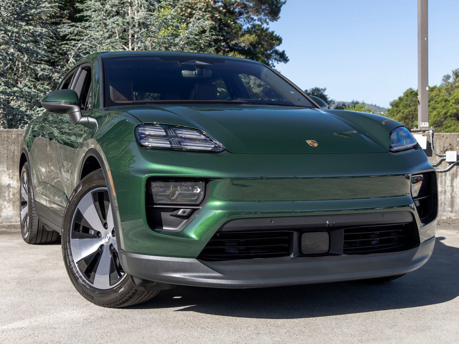 Certified 2026 Porsche Macan Electric RWD image 9