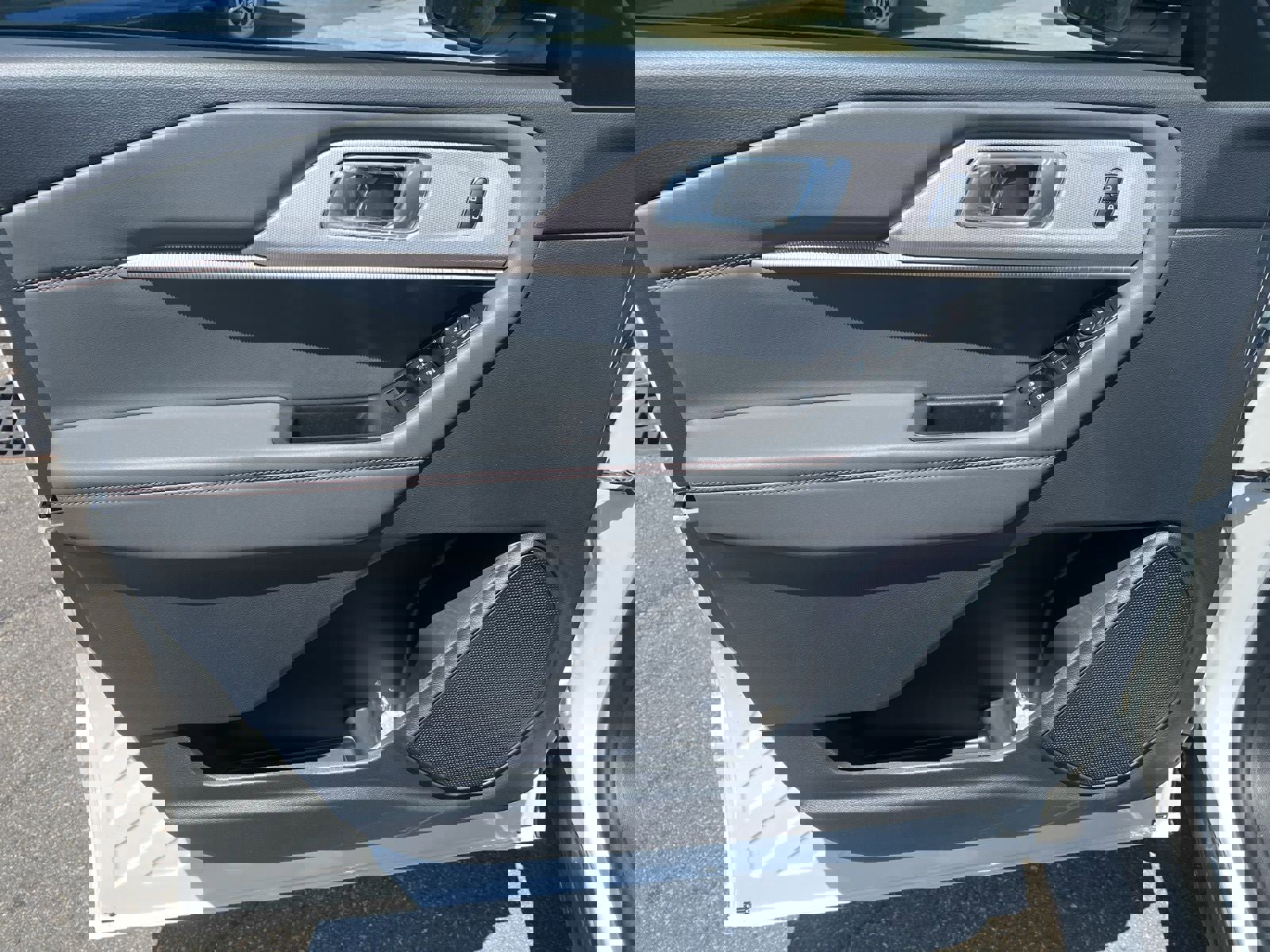 New 2025 Ford Explorer Active w/ Active Comfort Package image 17