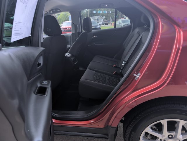 Used 2024 Chevrolet Equinox LT FWD image 23