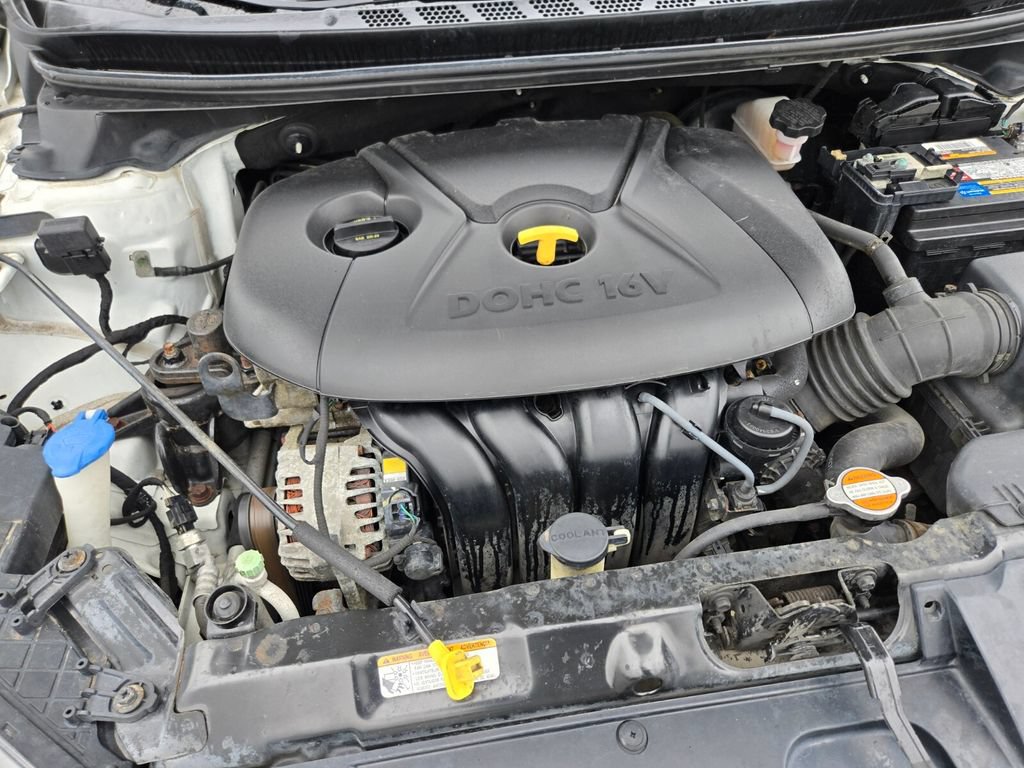 Used 2012 Hyundai Elantra GLS FWD image 20