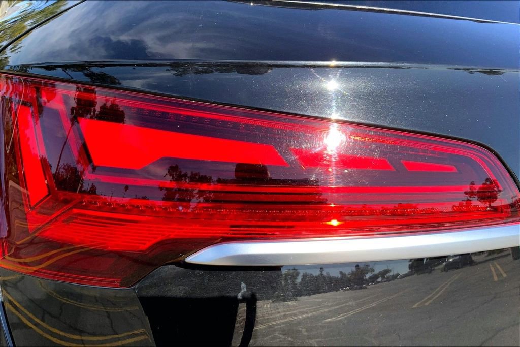 Used 2022 Audi Q5 2.0T Premium w/ Convenience Package image 27