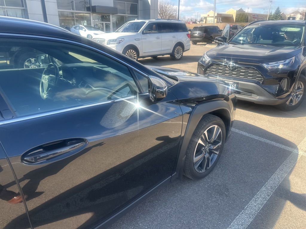 Used 2021 Lexus UX 250h w/ Premium Package image 15