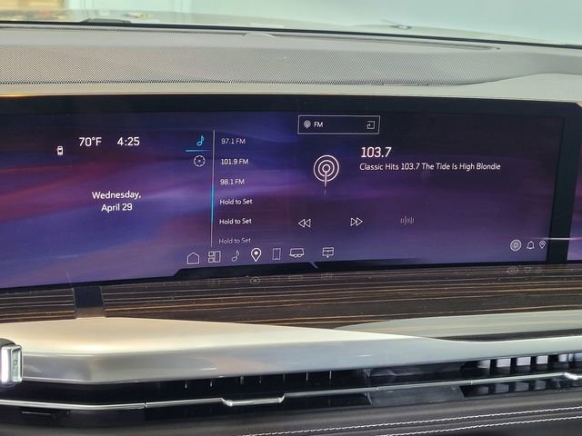 Certified 2025 Cadillac Escalade Premium Luxury AWD/4WD image 20