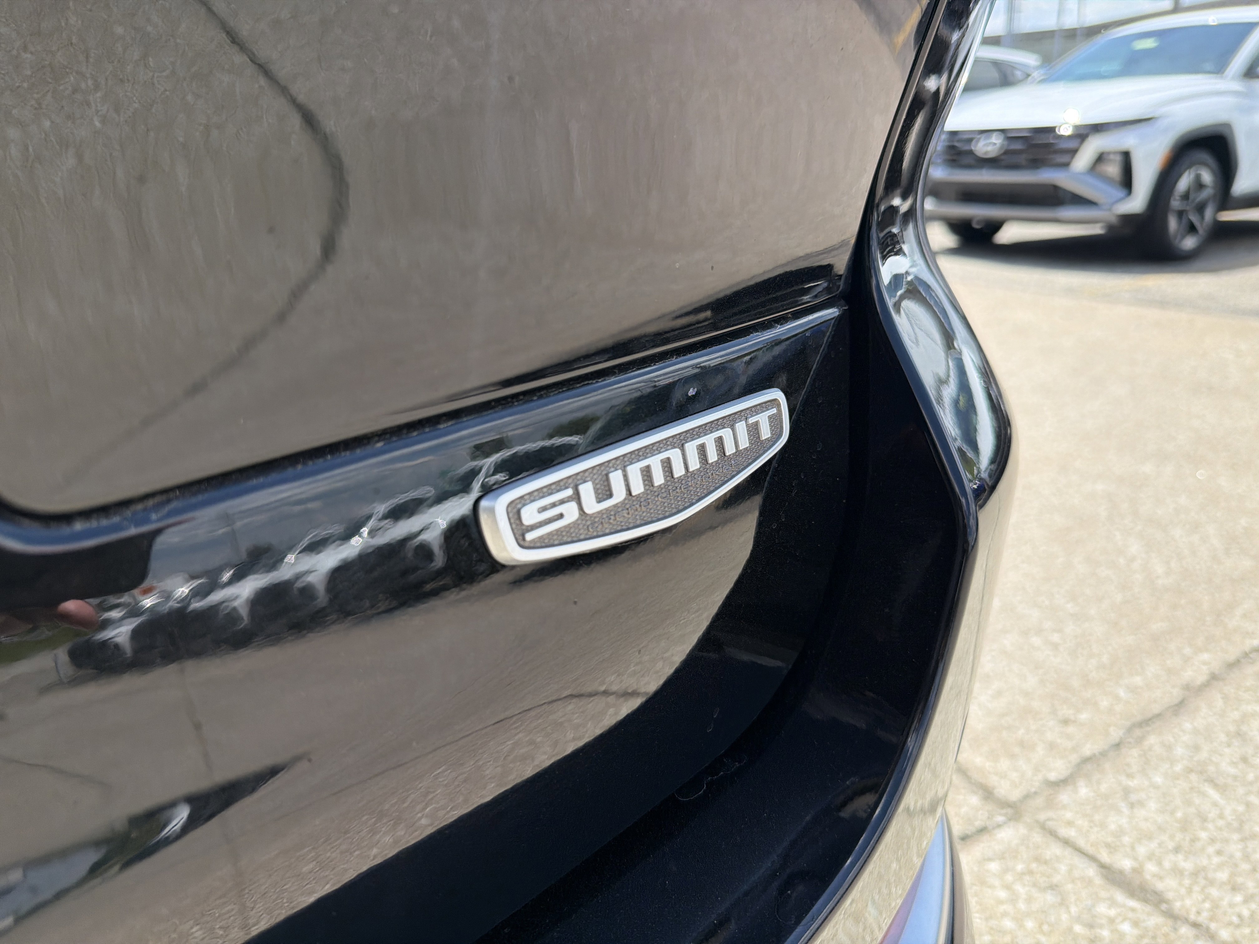 Used 2024 Jeep Grand Cherokee L Summit AWD/4WD image 13