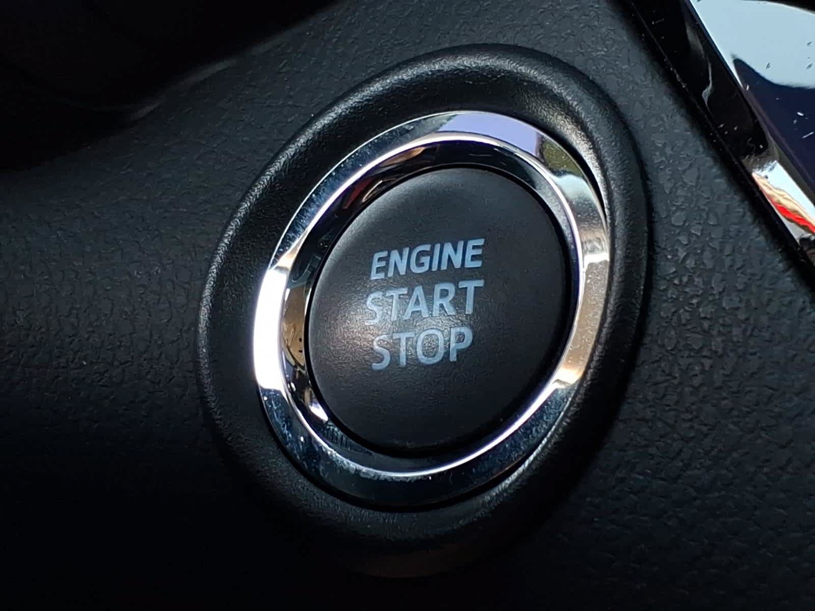Used 2022 Toyota C-HR Limited FWD image 38