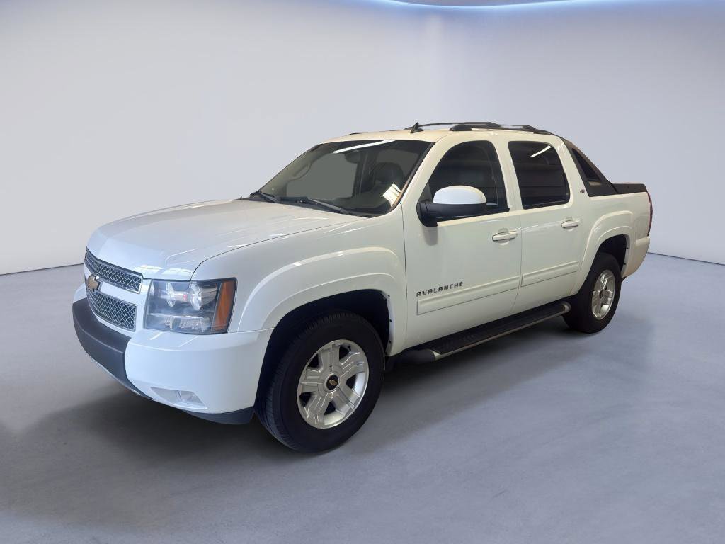 Used 2011 Chevrolet Avalanche LT w/ Luxury Package image 3