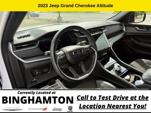 Used 2023 Jeep Grand Cherokee Altitude AWD/4WD image 11