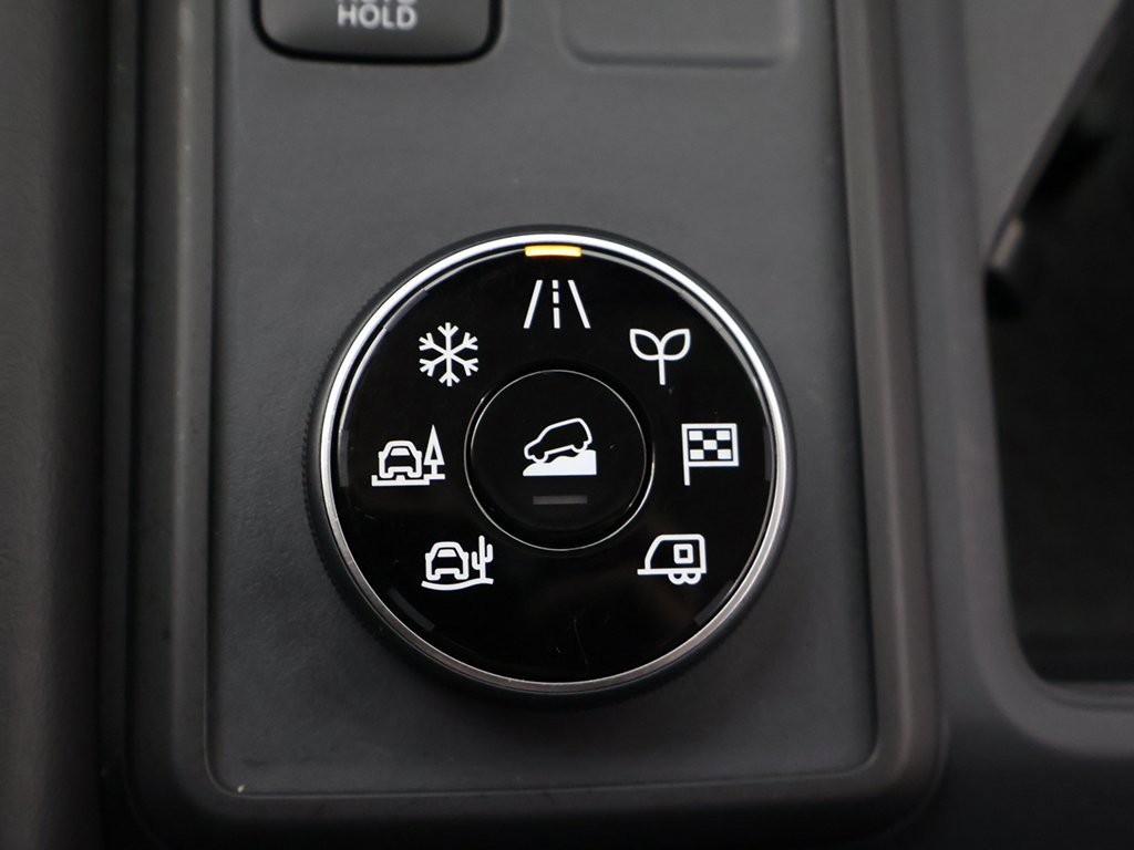 Used 2024 Nissan Pathfinder S image 46