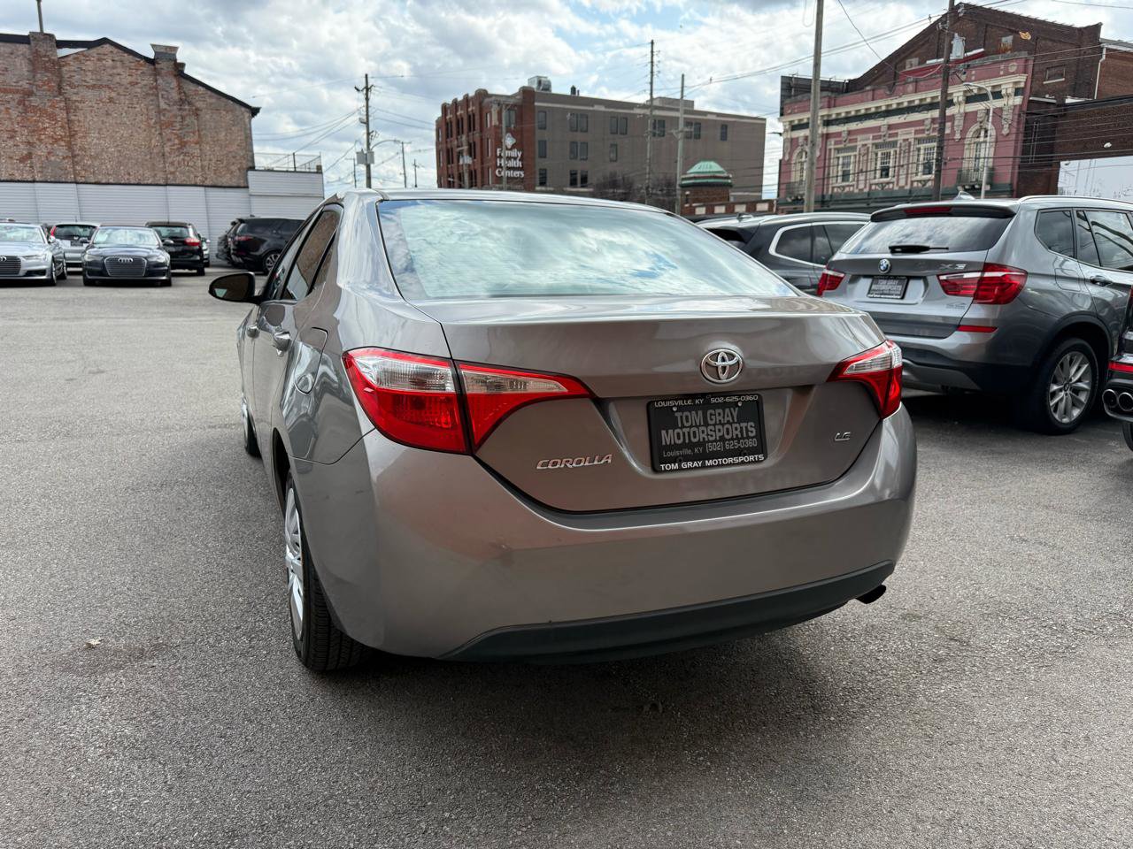 Used 2015 Toyota Corolla LE image 4