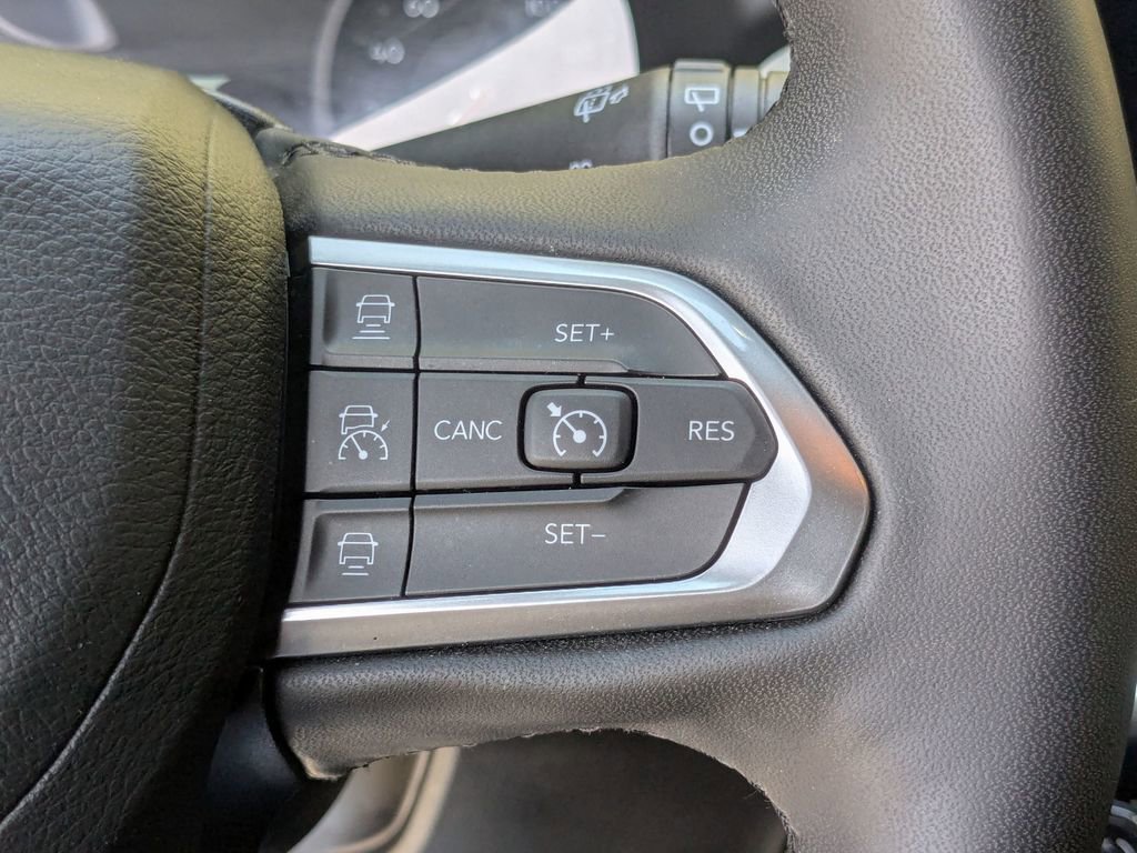 Used 2023 Jeep Compass Limited image 17