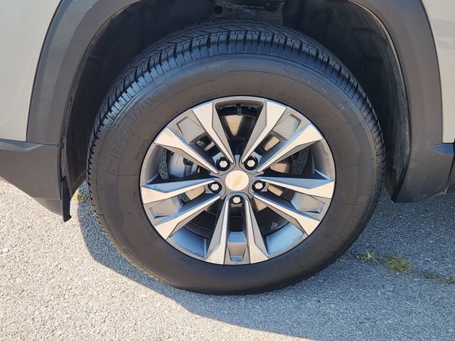 Used 2025 Chevrolet Equinox LT FWD image 13