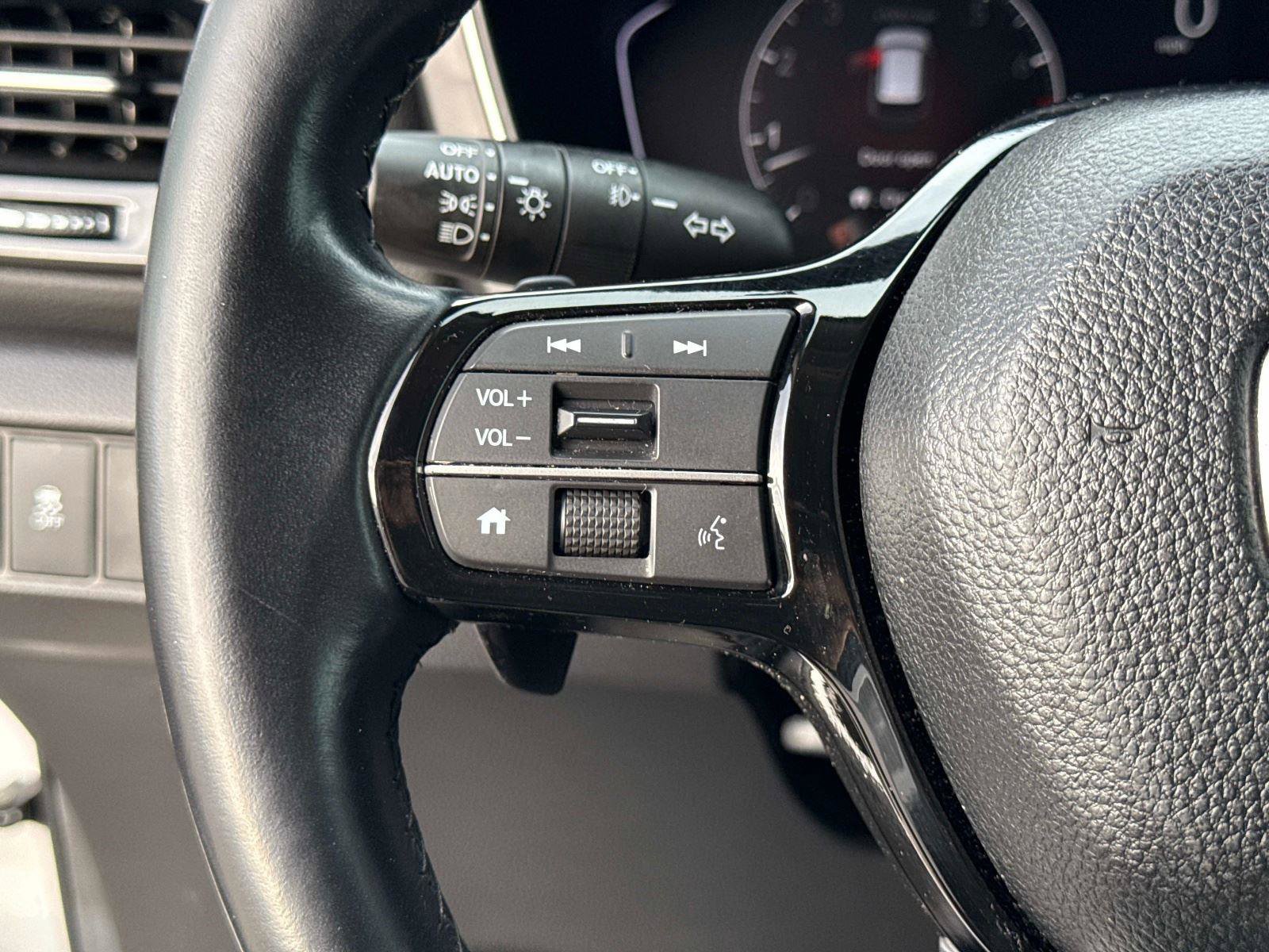 Certified 2024 Honda Pilot Touring image 32