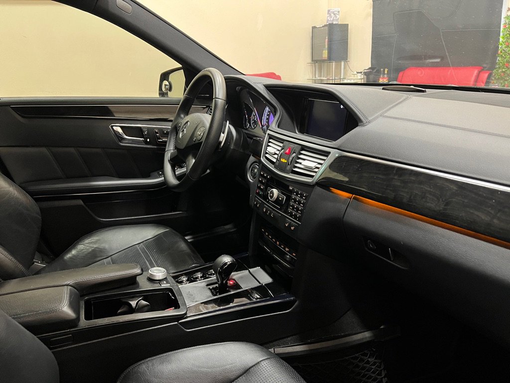 Used 2011 Mercedes-Benz E 63 AMG Sedan image 18