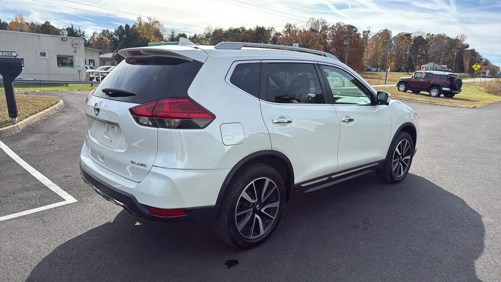 Used 2017 Nissan Rogue SL w/ SL Premium Package image 7