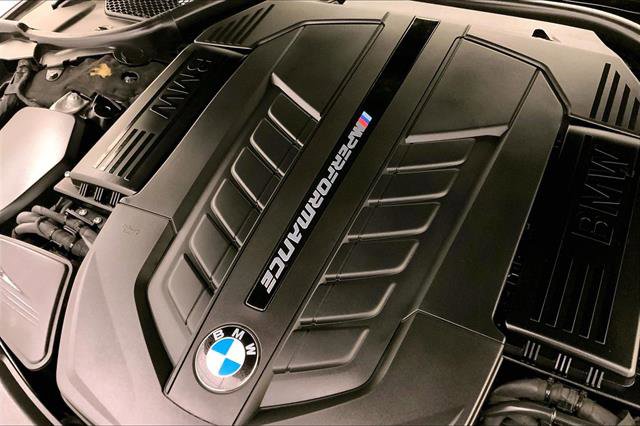 Used 2019 BMW M760i xDrive w/ Luxury Rear Seating Package image 31