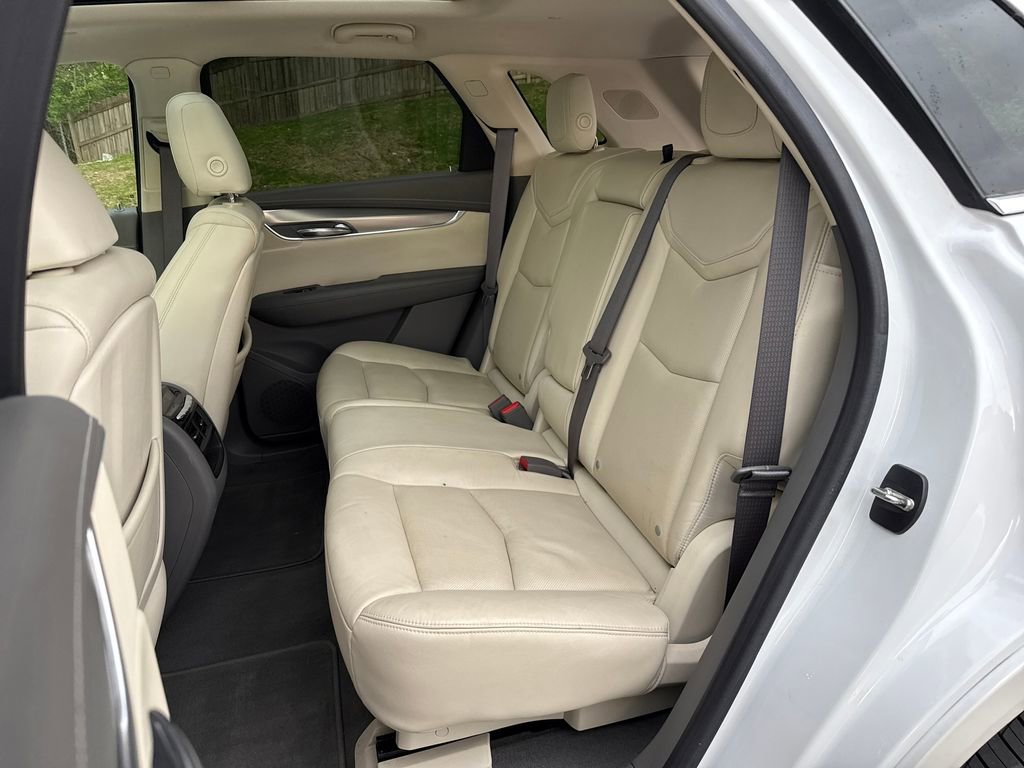 Used 2017 Cadillac XT5 Premium Luxury w/ Advanced Security Package AWD/4WD image 27