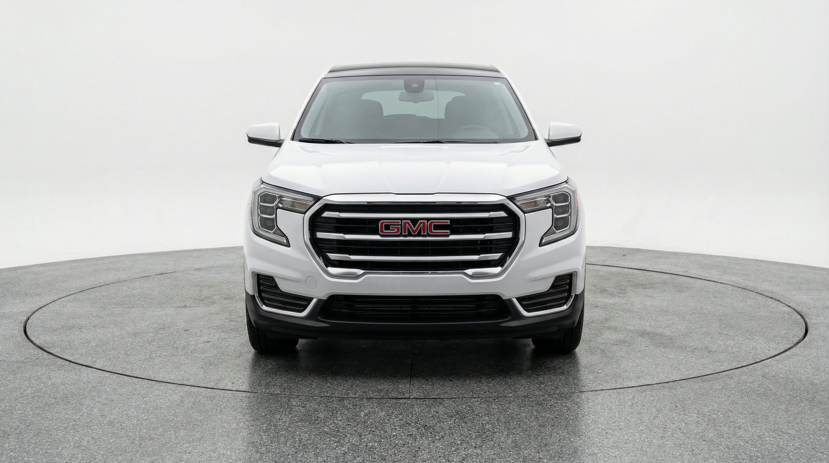 Used 2024 GMC Terrain SLE FWD image 2