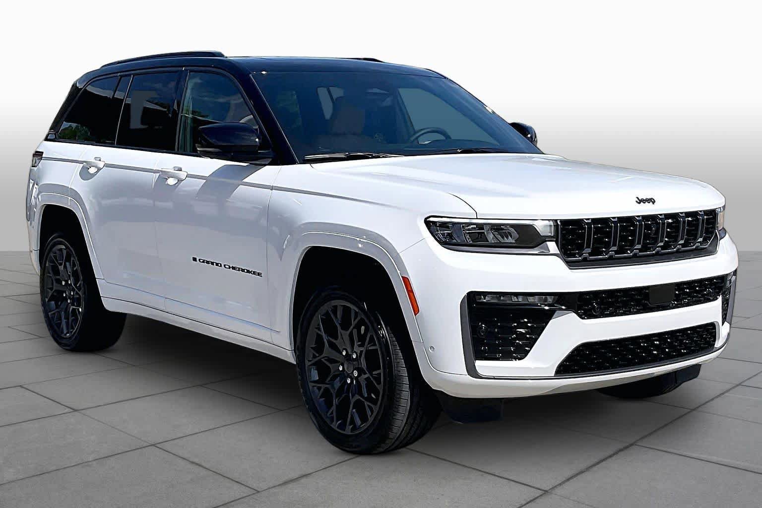New 2026 Jeep Grand Cherokee Summit AWD/4WD image 2