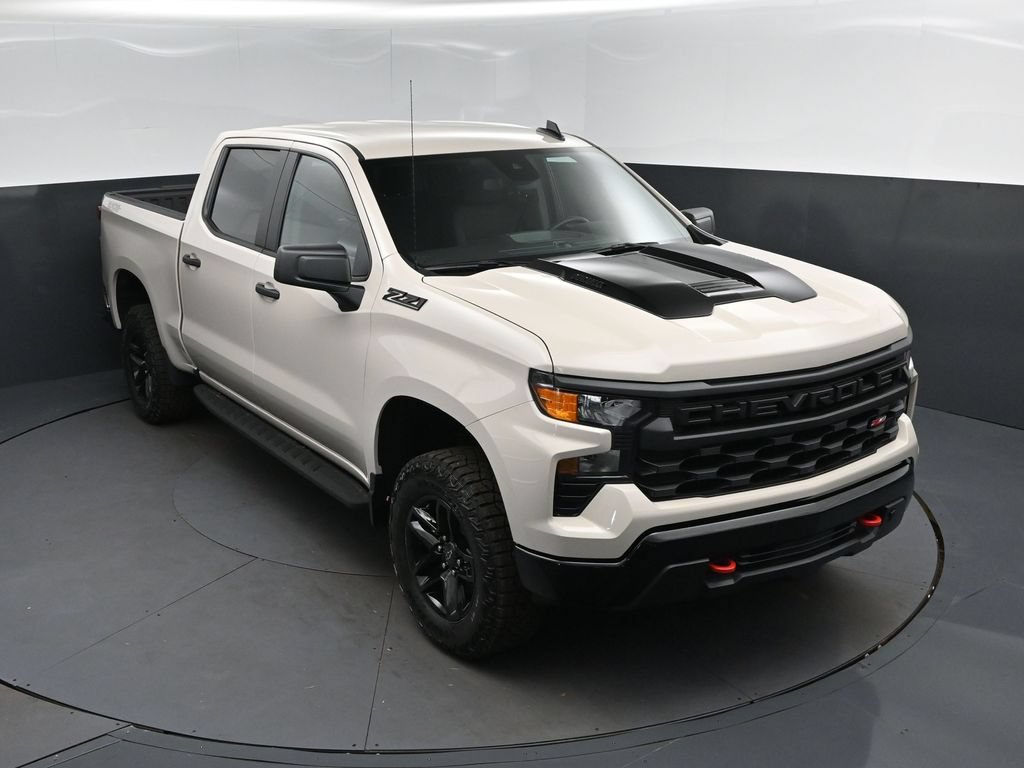 New 2026 Chevrolet Silverado 1500 Custom Trail Boss w/ LPO, Dark Essentials Package AWD/4WD image 1