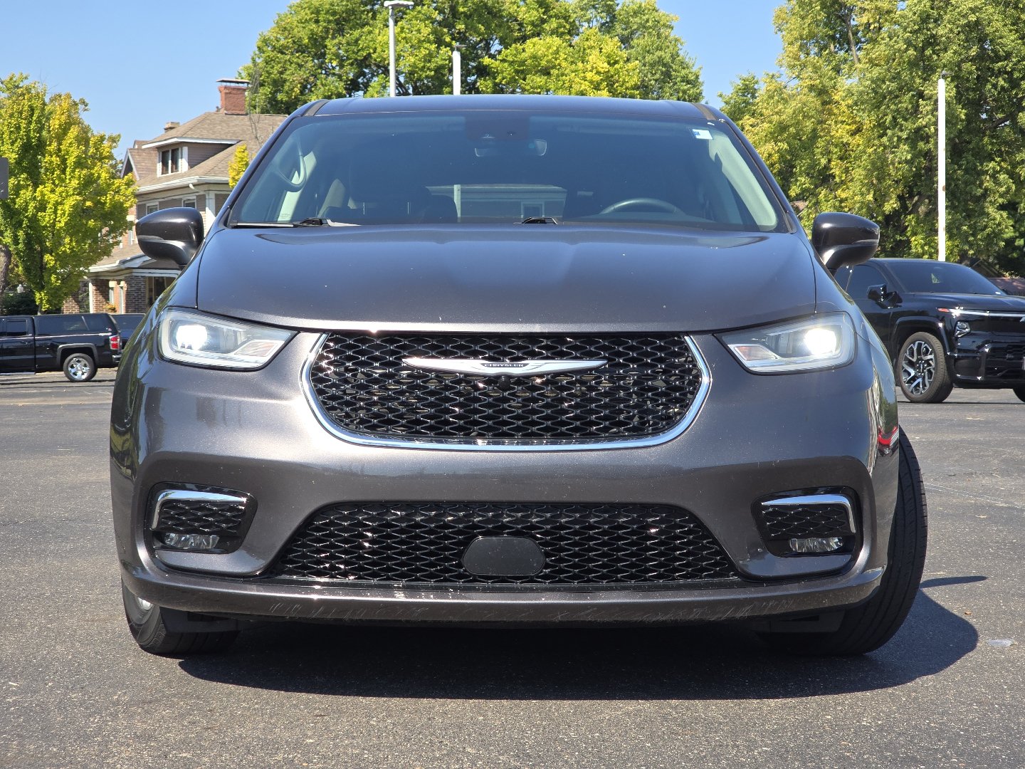 Used 2023 Chrysler Pacifica Touring-L FWD image 18