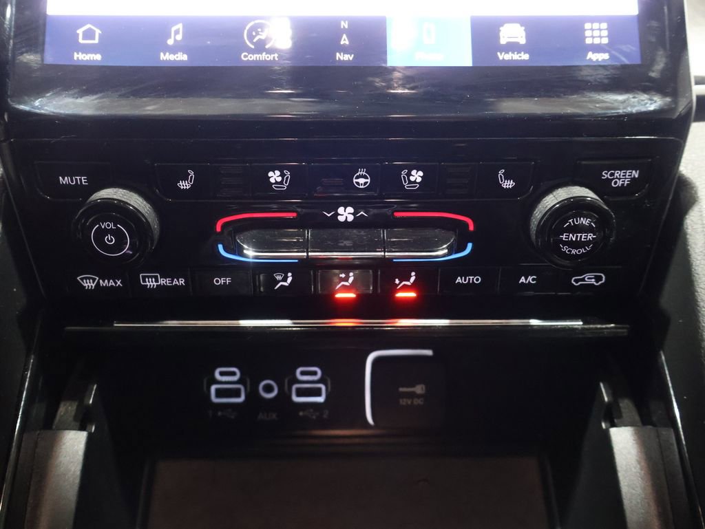 Used 2023 Jeep Grand Cherokee L Limited w/ Luxury Tech Group II image 36