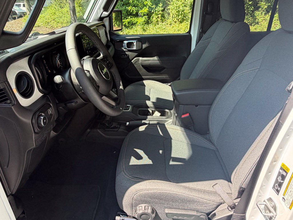 Used 2026 Jeep Wrangler Unlimited Sport AWD/4WD image 24