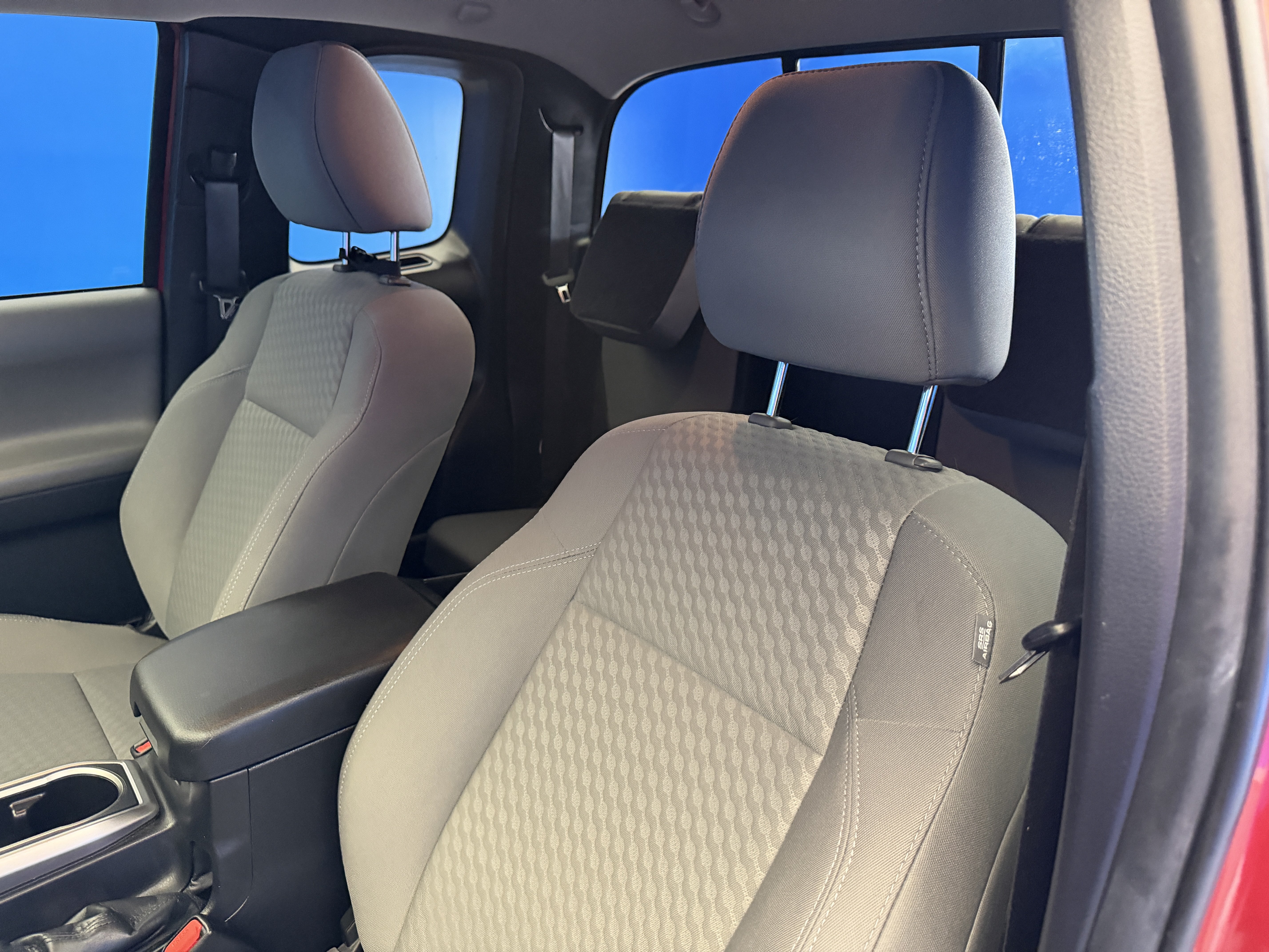 Used 2022 Toyota Tacoma SR5 AWD/4WD image 12