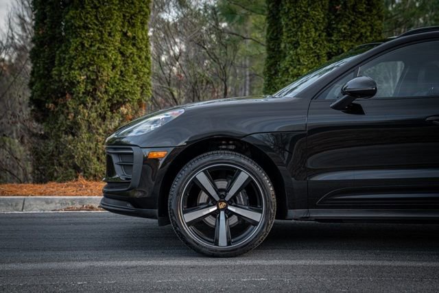Used 2023 Porsche Macan Turbo image 10