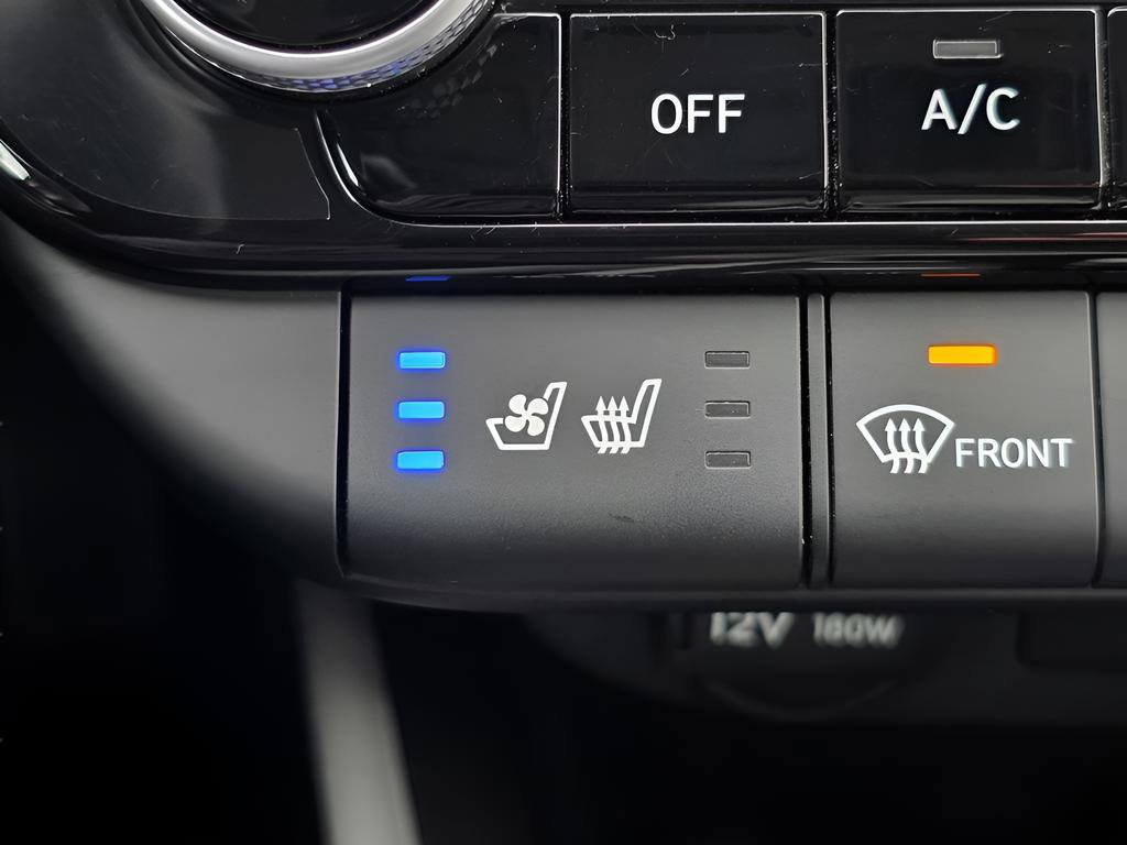 Used 2023 Hyundai Elantra Limited w/ Cargo Package image 33