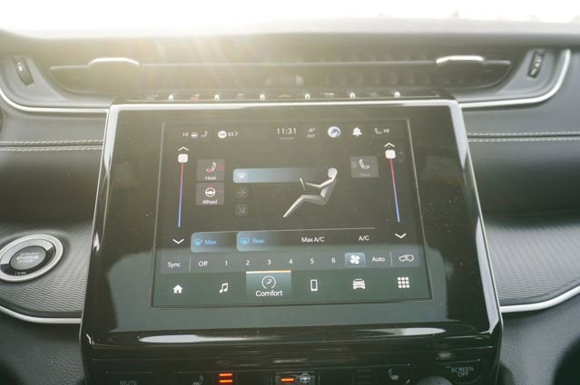 Used 2023 Jeep Grand Cherokee Altitude image 18