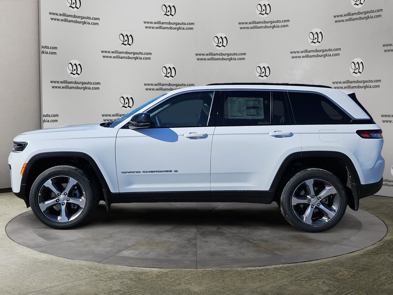 New 2026 Jeep Grand Cherokee Limited image 2