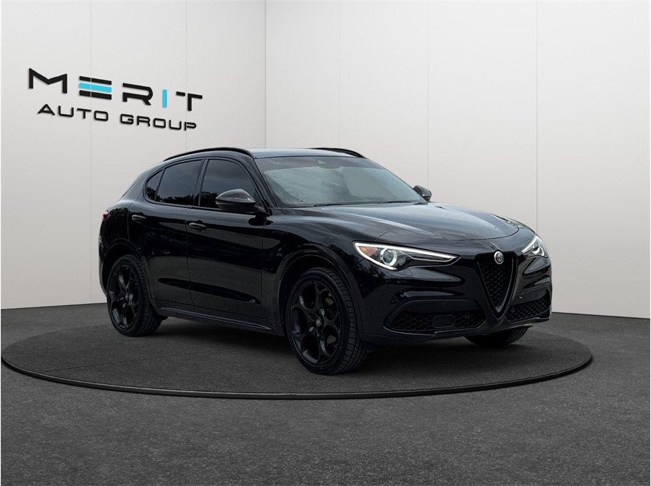 Used 2023 Alfa Romeo Stelvio Estrema AWD/4WD image 1