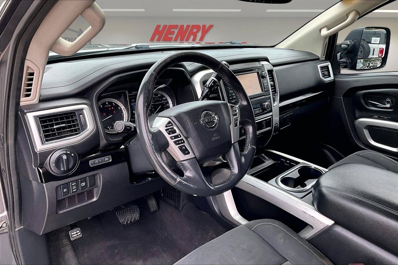 Used 2016 Nissan Titan SV AWD/4WD image 14