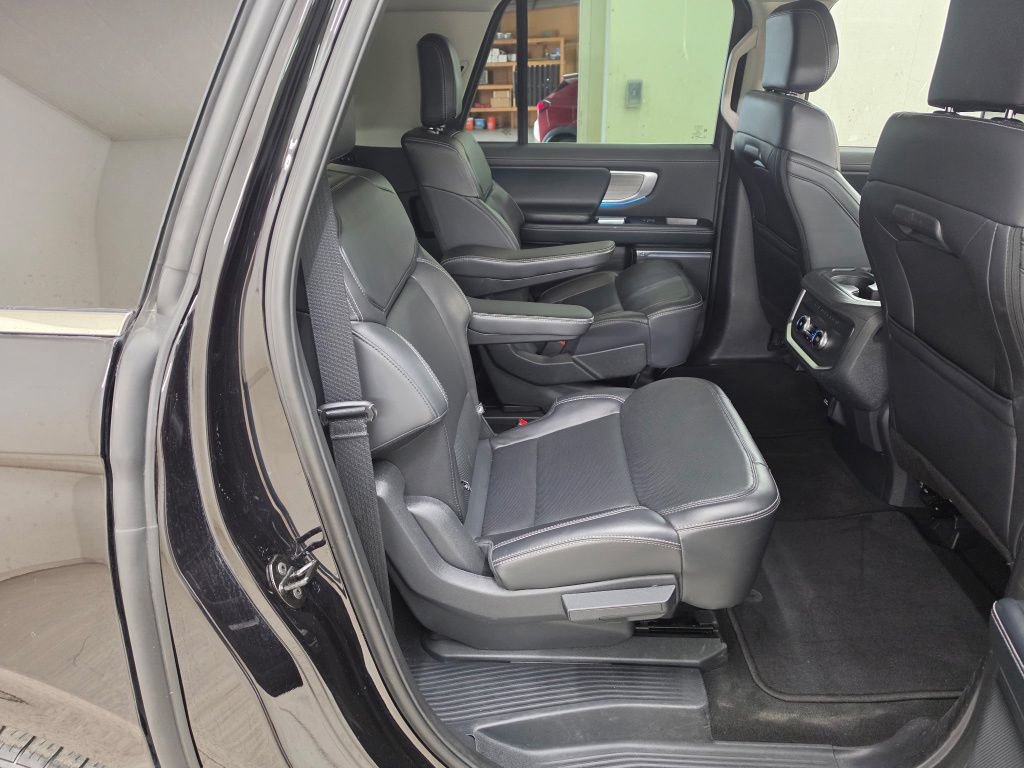 Used 2025 Ford Expedition Max Platinum AWD/4WD image 15